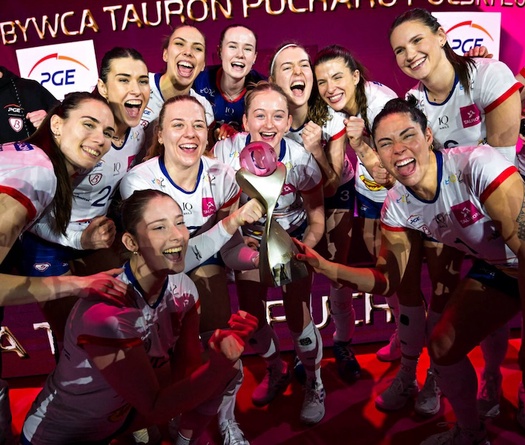 Huỷ diệt đối thủ, Łódź dành chức vô địch cúp bóng chuyền Ba Lan