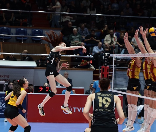 Vakifbank duy trì phong độ đáng kinh ngạc tại giải VĐQG Thổ Nhĩ Kỳ