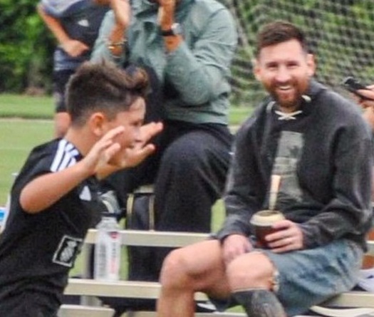 Bàn thắng của Messi từ một góc không tưởng khi xem con trai thi đấu cho Inter Miami