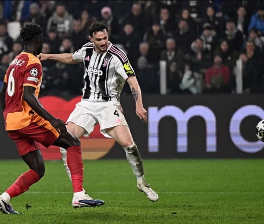 Juventus ngược dòng thắng 3-0 vẫn bị loại đau đớn ở hiệp phụ