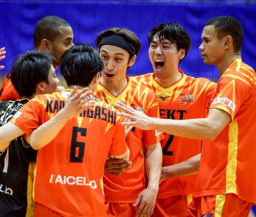 Stings Aichi tạo cuộc đua song mã kịch tính với Nagoya