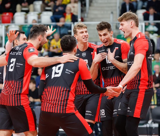 Asseco Resovia Rzeszow thắng áp đảo Barkom, chính thức vào play-off PlusLiga