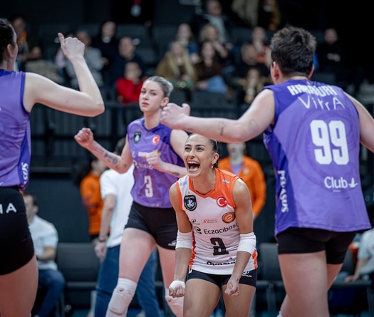 Eczacibasi lội ngược dòng trước Rzeszów, chiếm lợi thế tại tứ kết Champions League