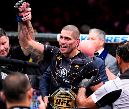 Alex Pereira ký hợp đồng 8 trận với UFC, sẵn sàng chinh chiến hạng nặng ngay sự kiện Nhà Trắng
