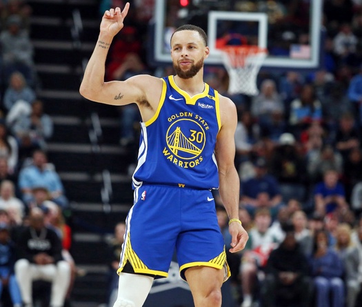Stephen Curry chạy đua với thời gian để giải cứu Golden State Warriors
