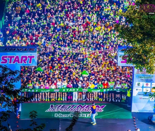 Nền kinh tế triệu đô trong đôi giày chạy bộ ở Việt Nam