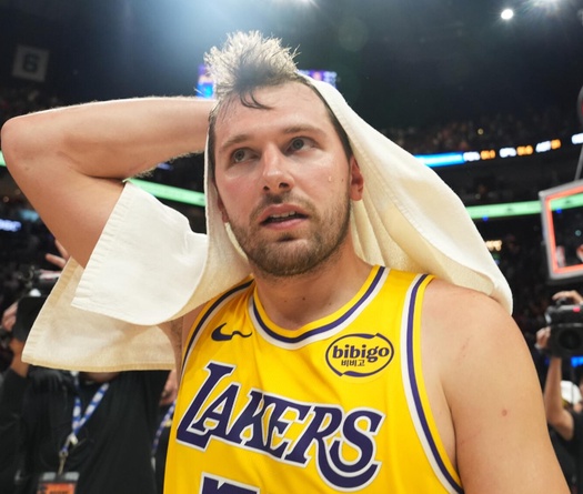 Dù Lakers đứt mạch thắng, Luka Doncic vẫn đi vào lịch sử với cột mốc ghi điểm vô tiền khoáng hậu