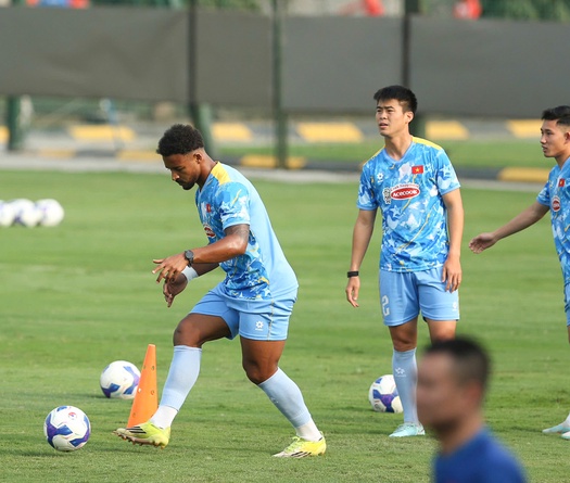 Xuân Son trở lại tập cùng tuyển Việt Nam, xua tan nỗi lo chấn thương