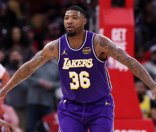 Marcus Smart tuyên bố sắm vai "đại ca" phòng thay đồ Lakers thay LeBron James