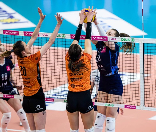 Opole san bằng tỷ số loạt trận; DevelopRes tiến vào bán kết Ba Lan