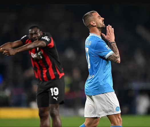 AC Milan đầu hàng cuộc đua vô địch Serie A sau khi thua 3 trong 6 vòng gần đây