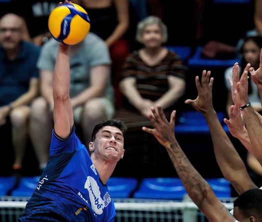 Minas nắm quyền kiểm soát trận đấu trước Suzano trong trận tứ kết mở màn Superliga