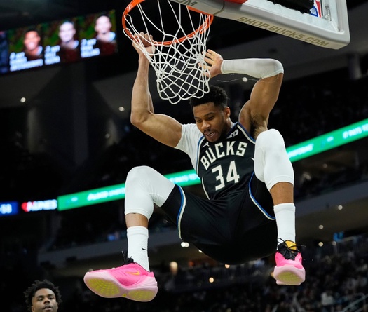 Giannis Antetokounmpo mất trắng tiền thưởng khổng lồ từ Nike vì quyết định của Milwaukee Bucks
