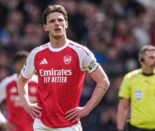 Lời nguyền tái diễn khiến Arsenal đứng trước nguy cơ tuột chức vô địch một cách đau đớn nhất