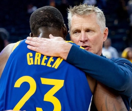 Đối mặt với việc chia tay Warriors, HLV Steve Kerr nói lời "yêu thương" dành cho Curry và Green