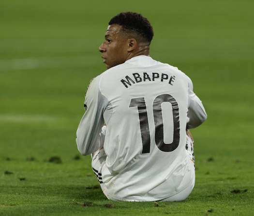 Mbappe khiến Real Madrid và tuyển Pháp lo sợ khi yêu cầu được thay người