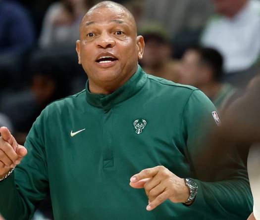 Khó tin: Milwaukee Bucks vẫn phải trả hàng chục triệu USD cho Doc Rivers đến tận năm 2027