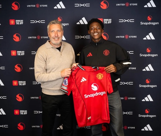 Kobbie Mainoo gia hạn hợp đồng với Man Utd, mức lương tăng 500%