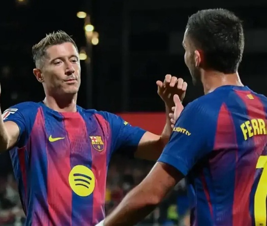Cuộc chiến giành vị trí số 9 trong trận Siêu kinh điển: Ferran hay Lewandowski?