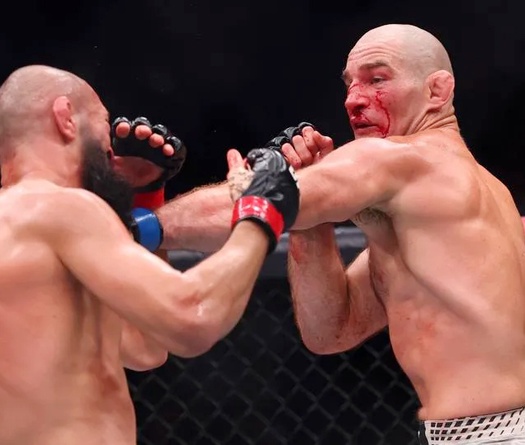 Kết quả UFC 328: Sean Strickland thắng sốc Chimaev, Joshua Van bảo vệ đai thành công trước Taira