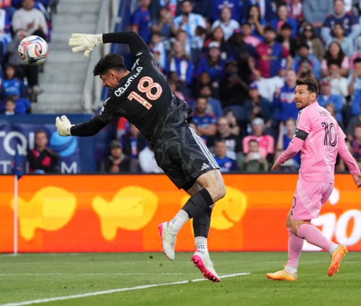 Messi lập hat-trick cho Inter Miami trong trận đấu có 8 bàn thắng ở MLS