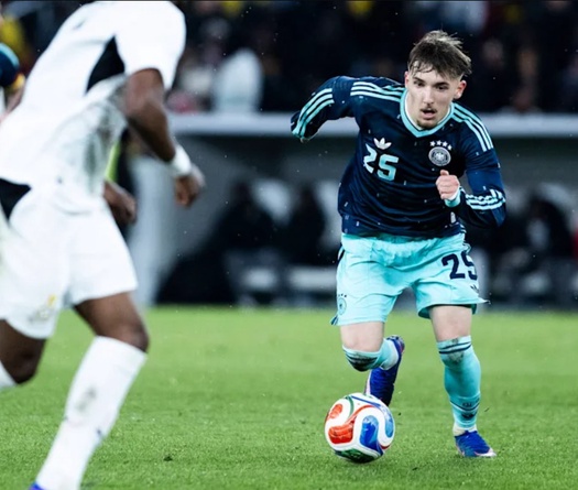 Tài năng 18 tuổi của Bayern Munich chắc suất dự World Cup 2026 cùng tuyển Đức
