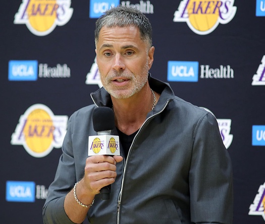 Đầu tư mạnh tay vào đội ngũ tuyển trạch, Lakers tiếp cận giám đốc của Philadelphia 76ers