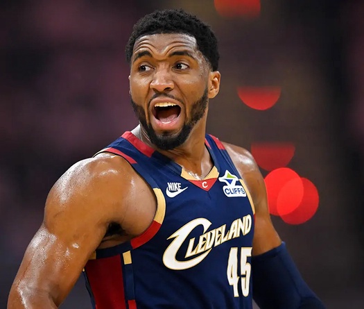 Donovan Mitchell khẳng định cam kết với Cavaliers, thừa nhận "xấu hổ" vì bị quét sạch tại Playoffs