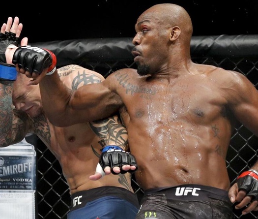 Mâu thuẫn lên đỉnh điểm với UFC, Jon Jones dự tính chuyển sang quyền anh hạng nặng