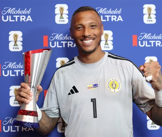 15 pha cứu thua, Eloy Room đi vào lịch sử World Cup