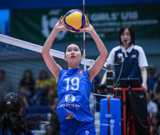 Chuyền hai Huyền Trang phá cột mốc ghi điểm của Kim Thoa tại giải U18 châu Á