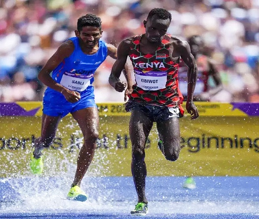 Chàng nông dân Ấn Độ suýt lật đổ thế thống trị của Kenya trên đường chạy 3000m chướng ngại vật