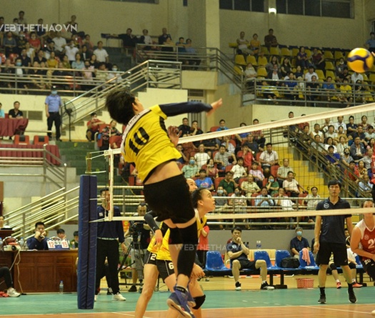 Về Ninh Bình¸“khủng long” Bích Tuyền vẫn nhận mức lương kỷ lục 50 triệu đồng/tháng 