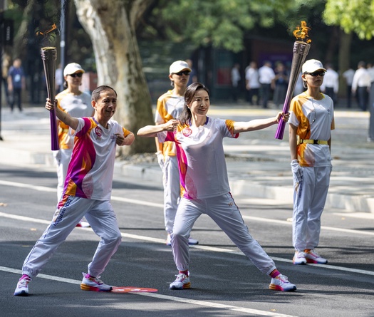 Lễ rước đuốc của Asian Games bắt đầu vào ngày 8 tháng 9 gần Tây Hồ