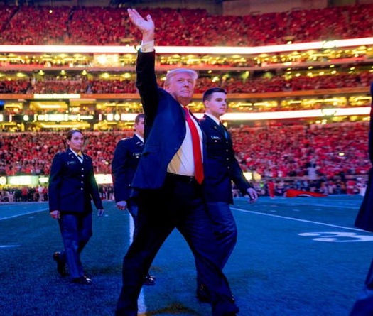 Tổng thống Donald Trump ký sắc lệnh chấn chỉnh thể thao đại học Mỹ: Bài toán cân bằng tài chính khi trả tiền để thi đấu