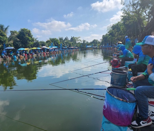 Gần 30 VĐV Trung Quốc đã tới Việt Nam để tham dự giải Câu cá thể thao 