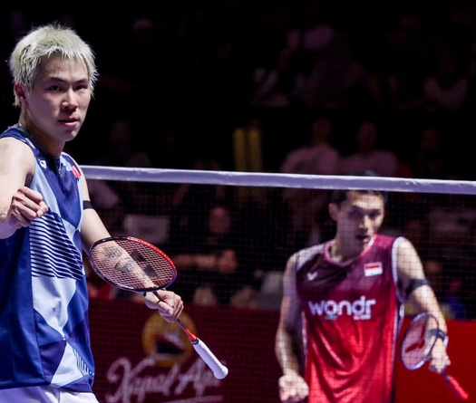 Đòn giáng kép vào chủ giải cầu lông Indonesia Open 2025