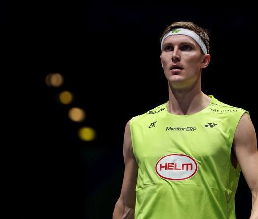 Axelsen trở lại và đụng độ Naraoka ngay vòng đầu giải cầu lông Hong Kong Open 2025