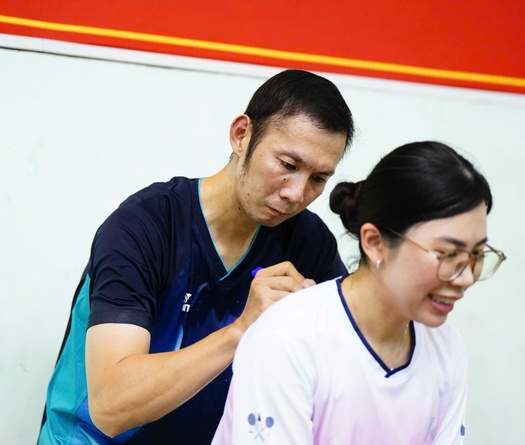 Nguyễn Tiến Minh cùng các hạt giống thắng tưng bừng ở Giải cầu lông Vô địch Cá nhân Quốc Gia 2025