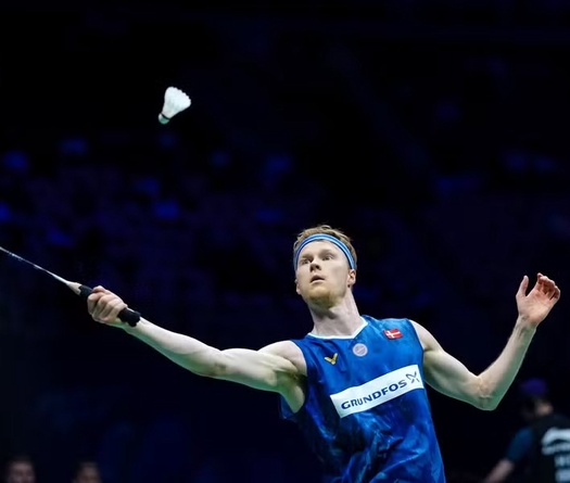 Antonsen dễ dàng đánh bại tay vợt Malaysia không được xếp hạng hạt giống để tiến vào tứ kết giải cầu lông Korea Open