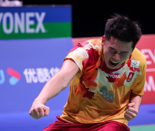 "Thần đồng" cầu lông Thái Lan Kunlavut Vitidsarn phải đổ mồ hôi, nước mắt và cả máu để vô địch thế giới