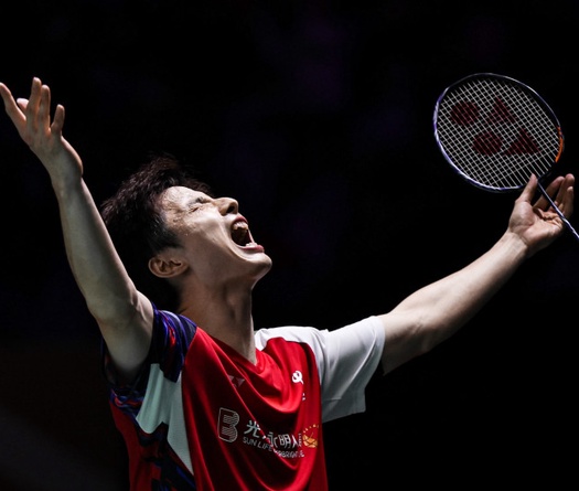 Shi Yu Qi soán ngôi số 1 cầu lông thế giới của Axelsen