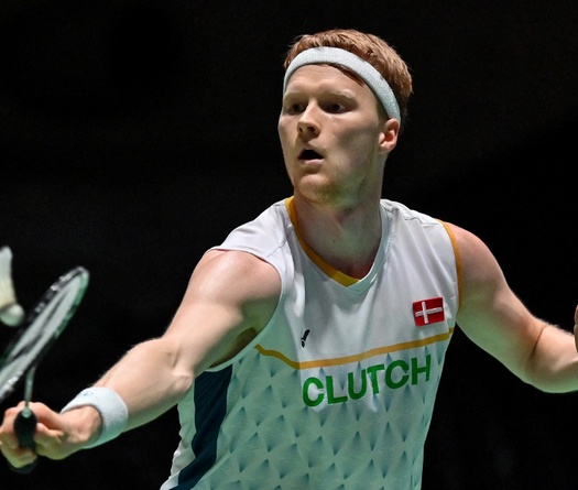 Vừa chuẩn bị cho giải cầu lông World Tour Finals 2023, cựu số 2 thế giới Antonsen vừa né mùa đông khắc nghiệt ở quê nhà