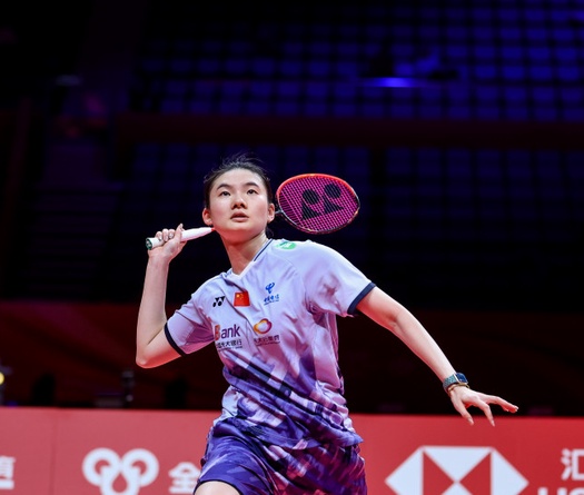 "Mèo máy" Yamaguchi khiến Han Yue suýt nhận thất bại cay đắng ở trận đầu giải cầu lông World Tour Finals 2024