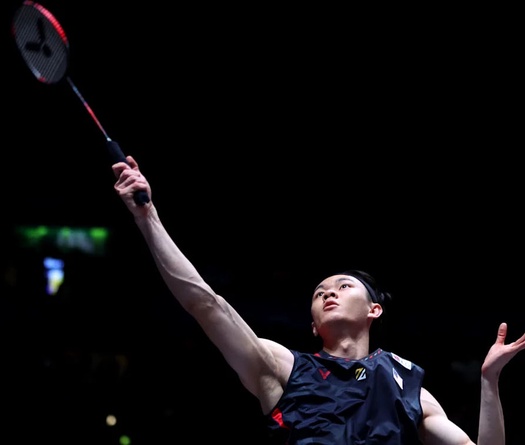 Vì sao PV Sindhu của Ấn Độ bị loại lại làm khó Lee Zii Jia của Malaysia ở giải cầu lông All England?