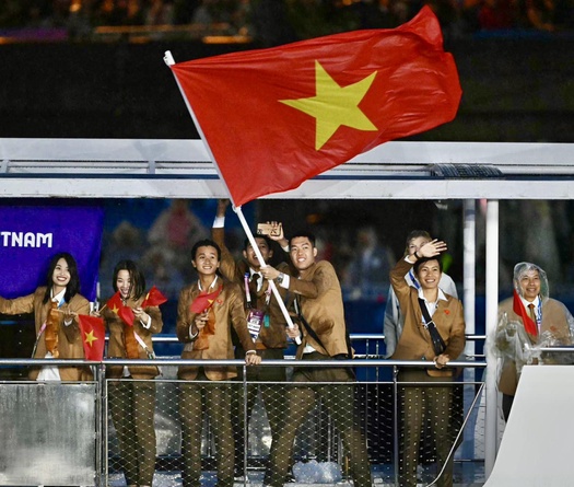 Lê Đức Phát chưa đánh đã lập kỷ lục cầu lông Olympic