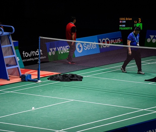 Khẩn cấp khắc phục sự cố nhà thi đấu bị dột ở Giải cầu lông Malaysia Open 2025