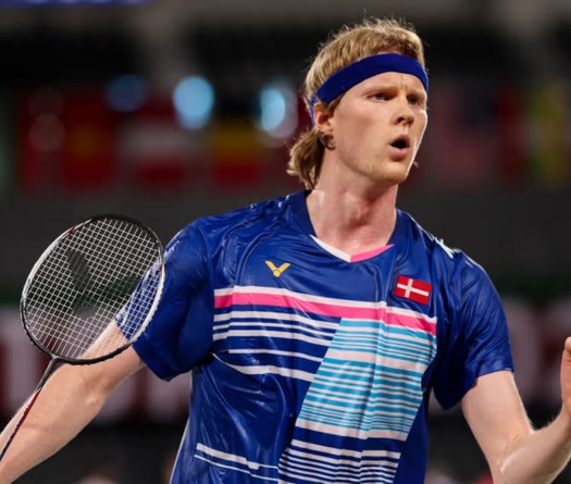 Anders Antonsen nhọc nhằn vượt qua Yushi Tanaka để tiến vào tứ kết giải cầu lông Thailand Open 2026