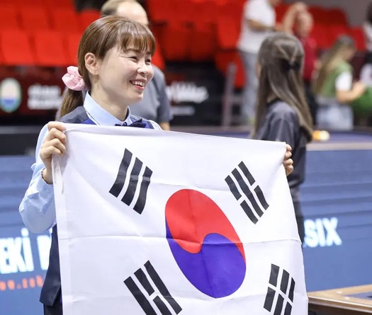 Nhà vô địch thế giới billiard carom 3 băng nữ Lee Shin Young rời UMB sang PBA