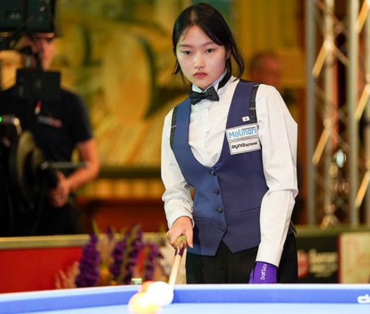 Đánh billiards thôi, có cần phải đẹp như thế!